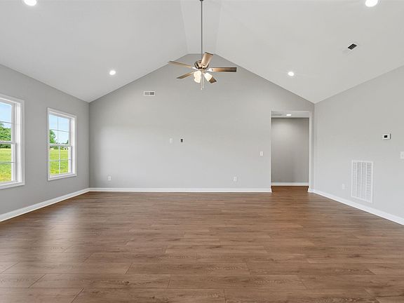 3rd image of 77 Garden Way