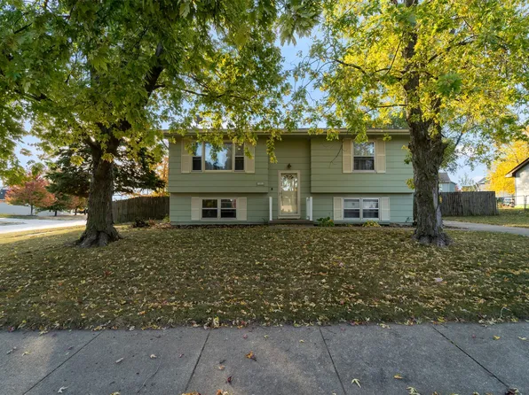 1401 Beverly Cir, Adel, IA 50003