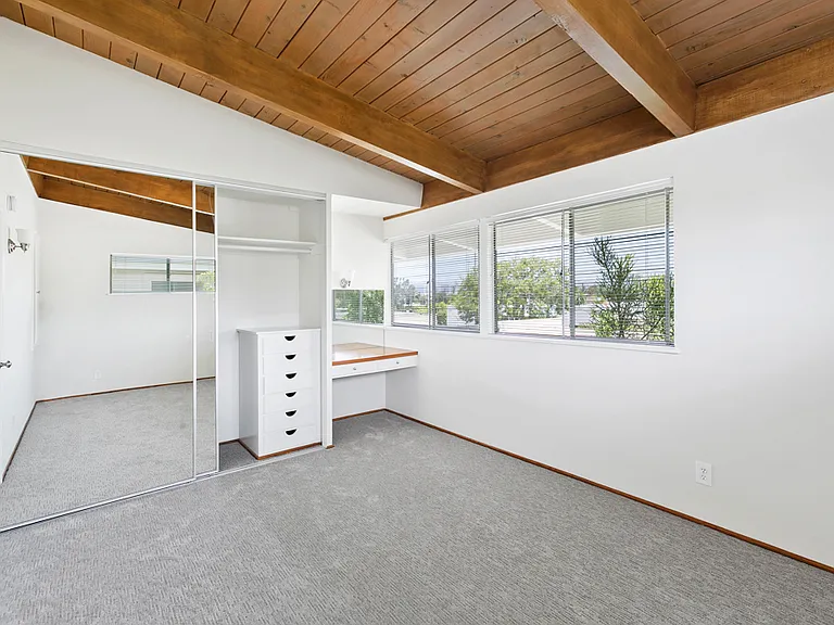 10539 W Valparaiso St — Photo 7
