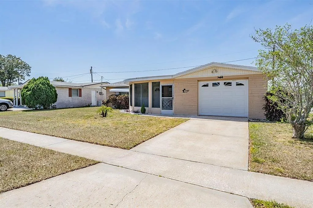 2 bed, 1.5 bath, 1088 sqft, $1,650 — Photo 1
