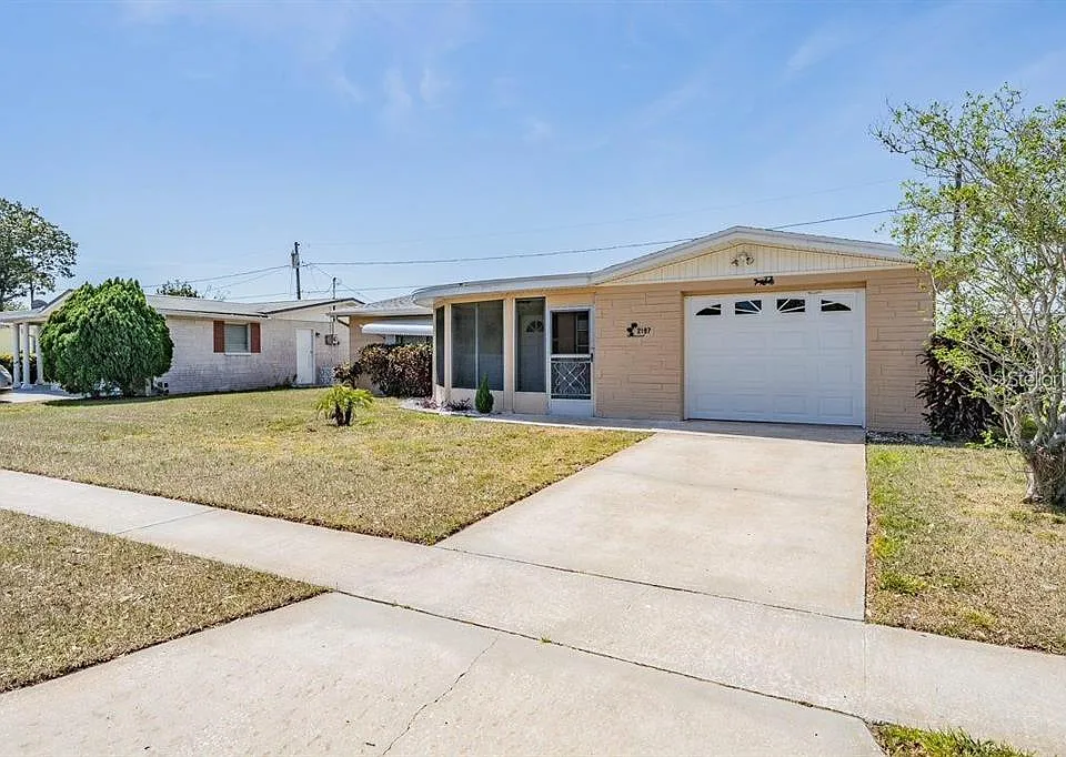 2107 Maureen Dr