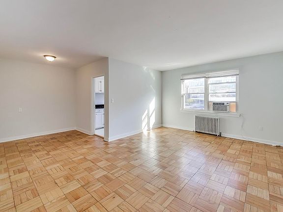4th image of 1720-1726 N Quinn St #304