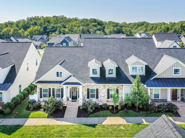 511 Petyward Ln, Crozet, VA 22932