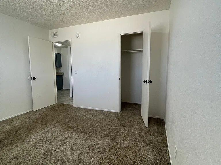 Mirador Apartments — Photo 15