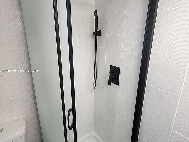 2801 NE 183rd St #310W — Photo 10