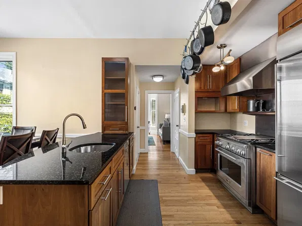 370 Thayer St #4, Providence, RI 02906