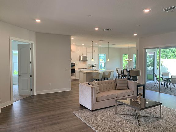5th image of 361 Stone Creek Cir