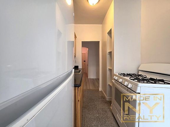 4th image of 3620 Parsons Blvd APT 6B