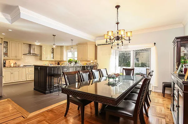 Sold by Fillmore | media 1