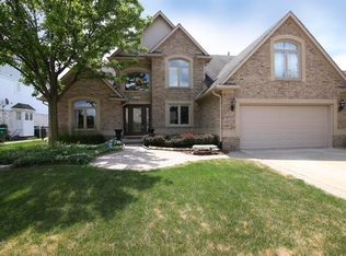 21092 Cumberland Dr, Macomb, MI 48044