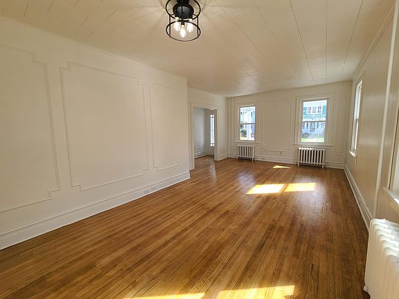 5th image of 14 Aitken Ave #1