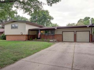 801 N Valleyview St, Wichita, KS 67212