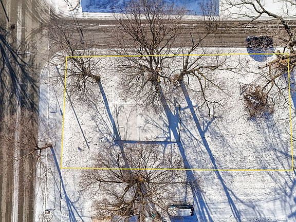 3rd image of 1523 Arrow Ave