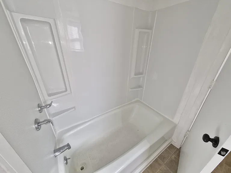 914 Chilton St #B — Photo 12