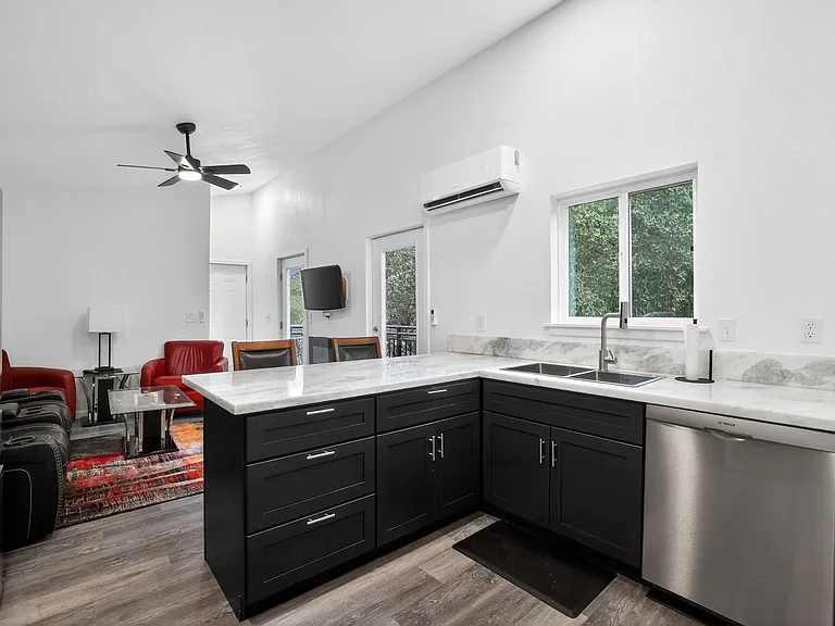 3550 Nancy Dr — Photo 3