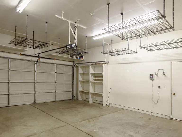 10231 Wolf Ridge Way — Photo 18