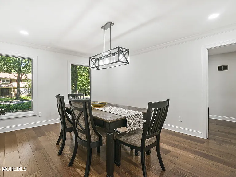 16 Phyllis Pl — Photo 15