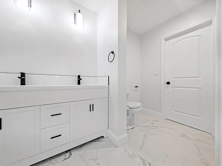 3020 Locust Blossom Cv — Photo 11