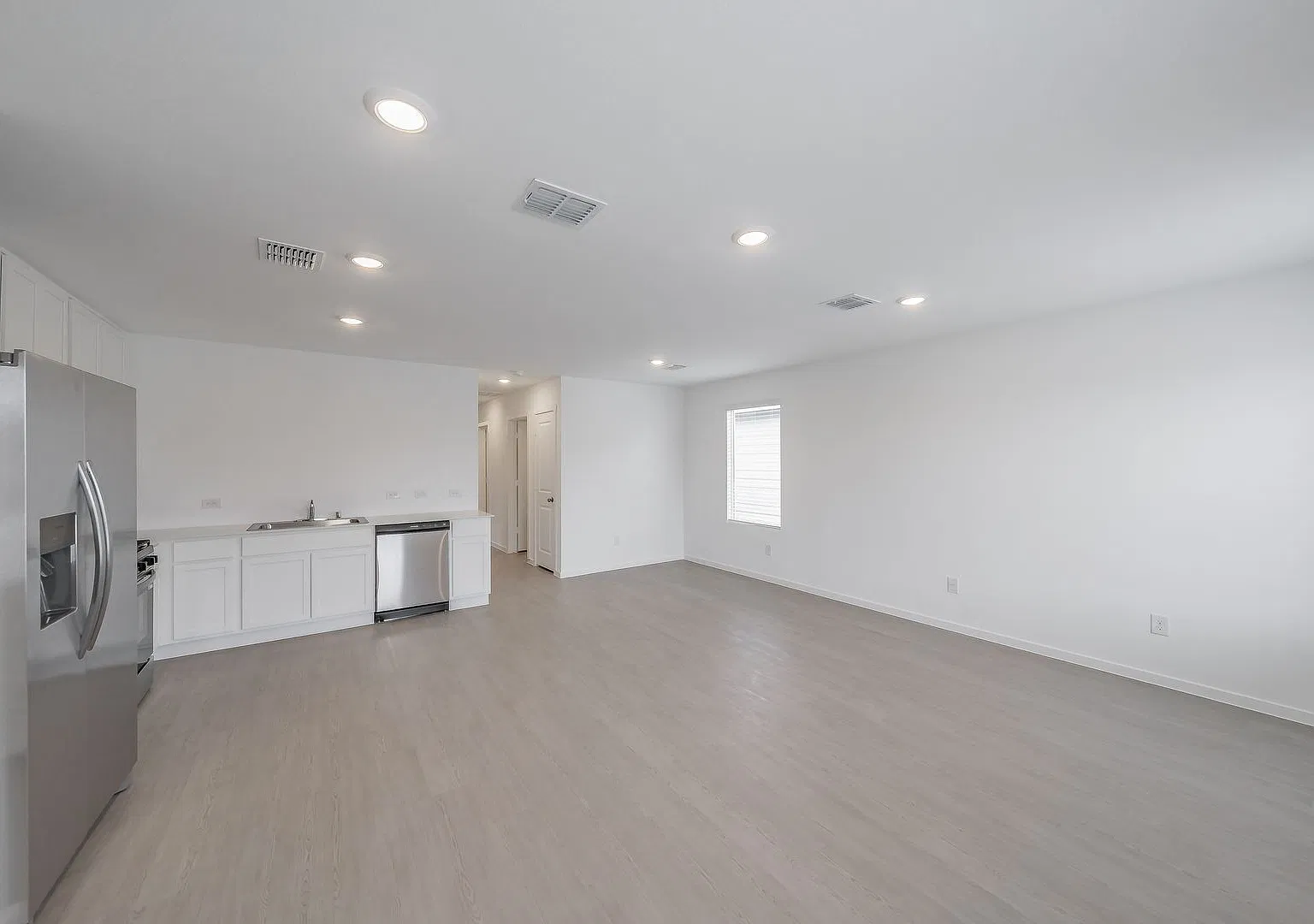 Brand new 3 bedroom 2 bath home in Eagles Crossing — Photo 4