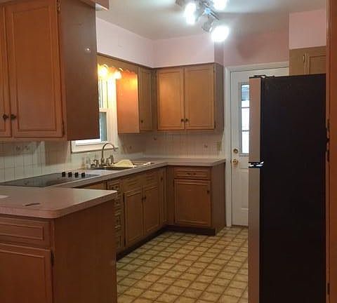 4th image of 718 Strobel Ave NW
