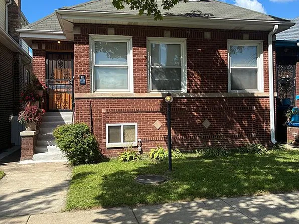 9836 S Drexel Ave, Chicago, IL 60628