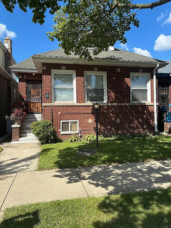 9836 S Drexel Ave photo 1