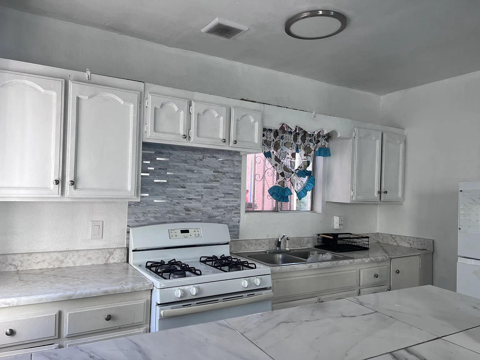 Studio, 700 sqft, $1,500 — Photo 4