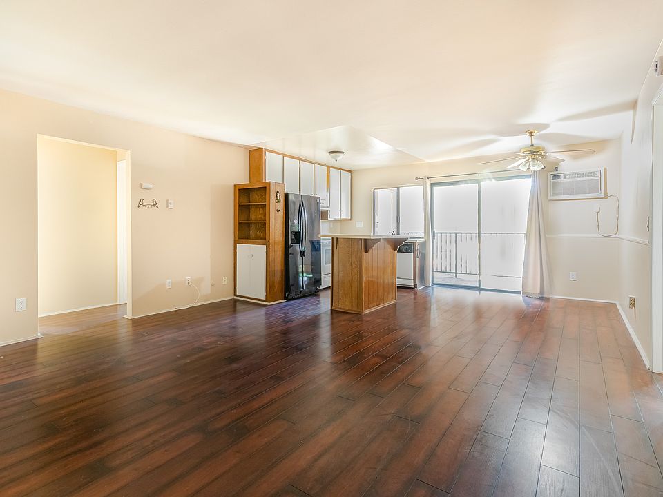 1st image of 7855 Cowles Mountain Ct Unit A18