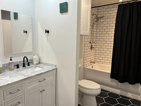 5th image of 680 N Lake Shore Dr APT 1514
