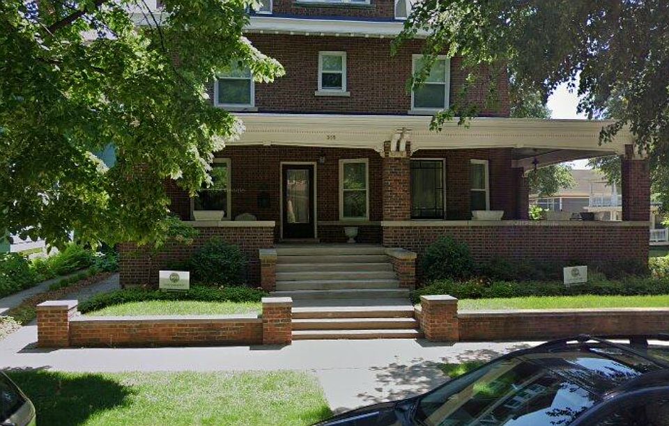1st image of 916 Lincoln Ave