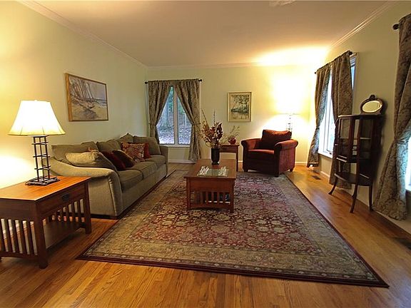 4th image of 5064 Pine Valley Dr