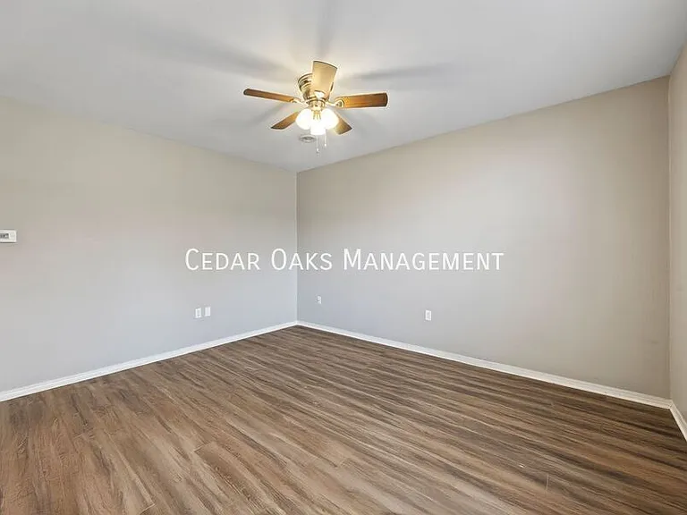 2374 N Raven Ln — Photo 3