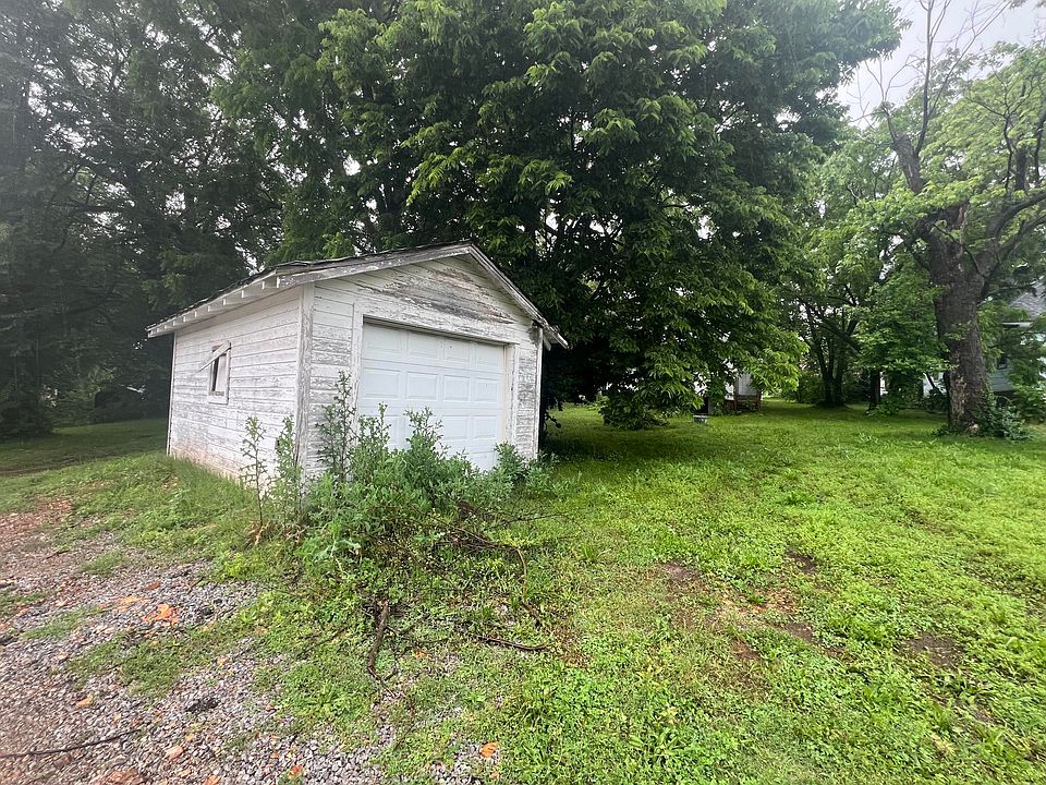 2nd image of 402 2nd Street
