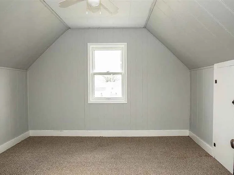 108 N Main St — Photo 16