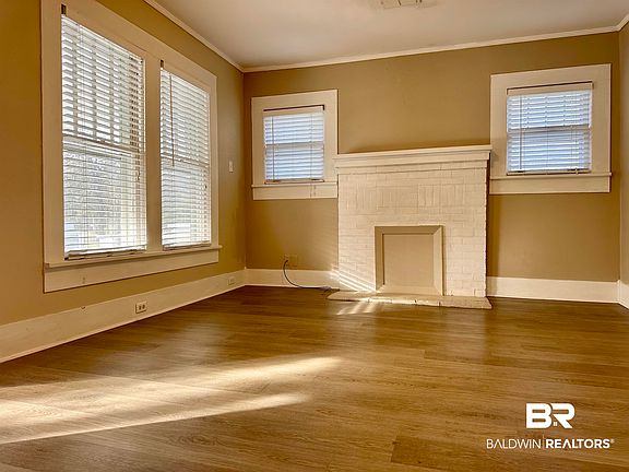 2nd image of 1118 Belleville Ave