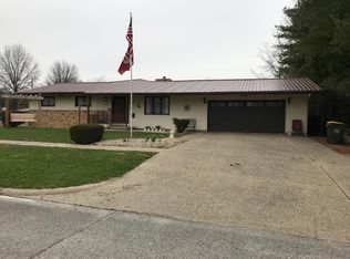 406 W Pine St, Robinson, IL 62454