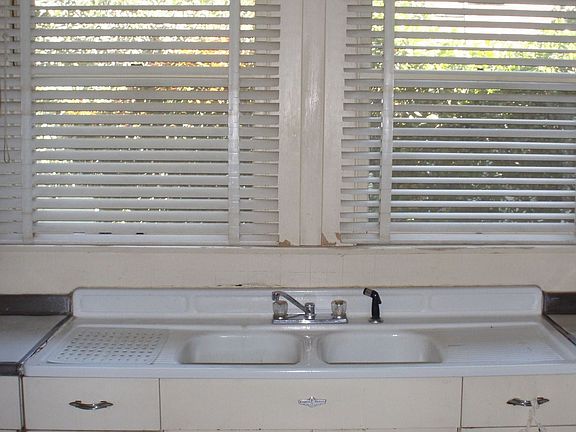 3rd image of 1955 Las Lunas St