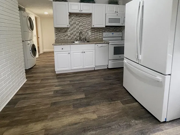 5700 Stillwell Rd — Photo 7