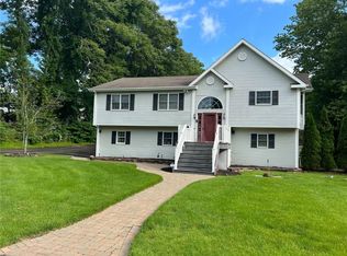 1 Lynwood Rd, Cortlandt Manor, NY 10567