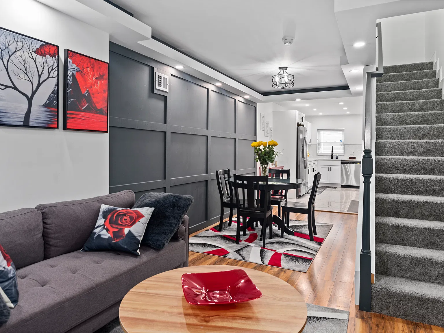 3 bed, $1,100 — Photo 2