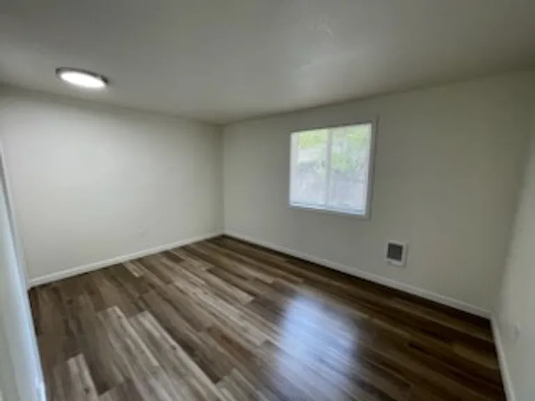 922 NE 21st Ave — Photo 11