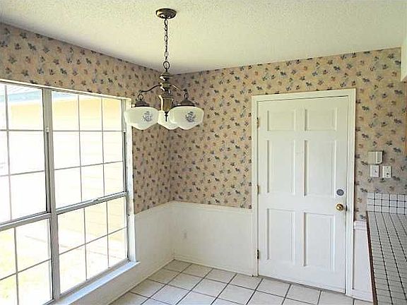 4th image of 5500 Country Club Blvd