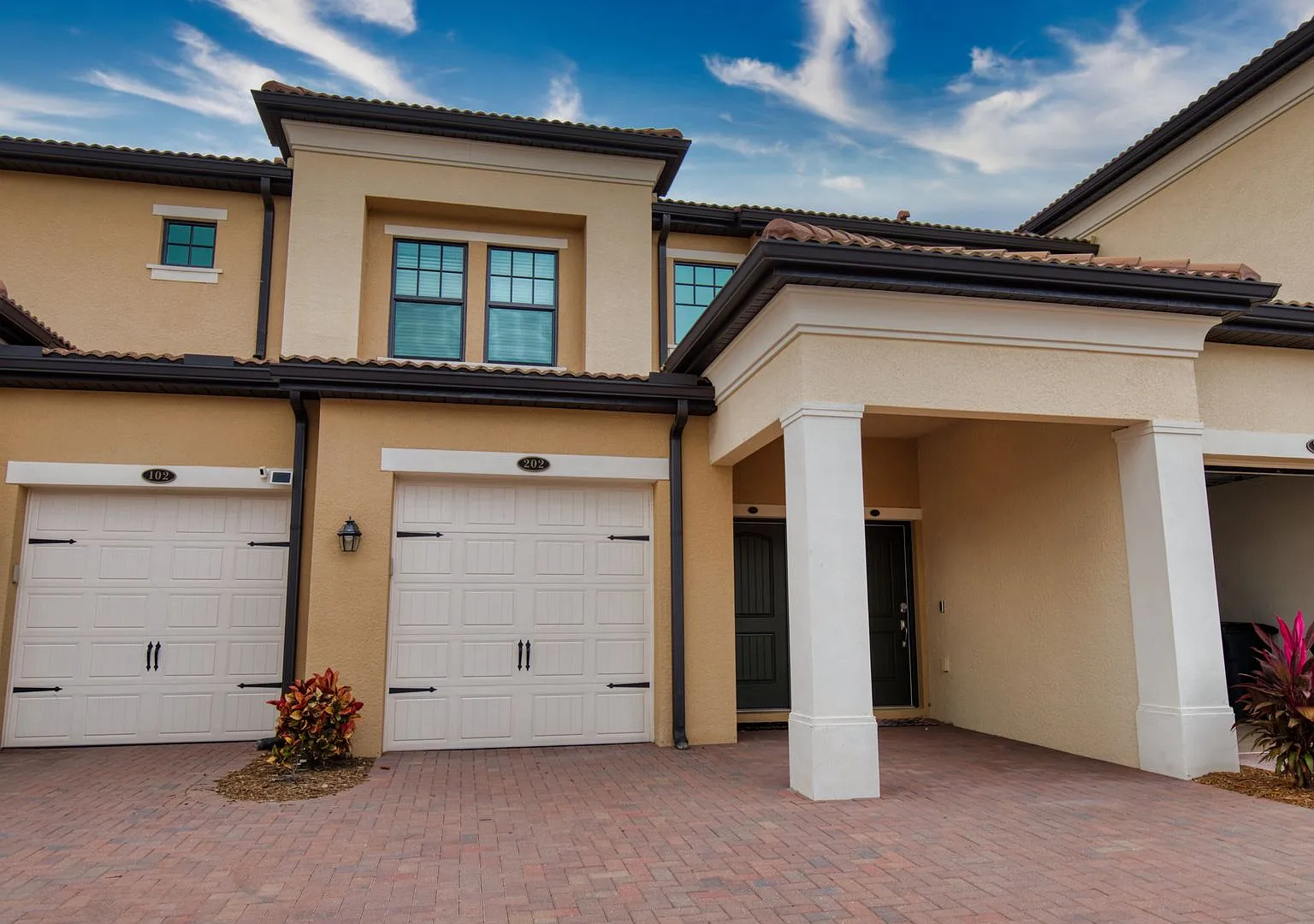 Seasonal Short-Term Sought after Sarasota National (Social Membership) with resort like Amenities! — Photo 1