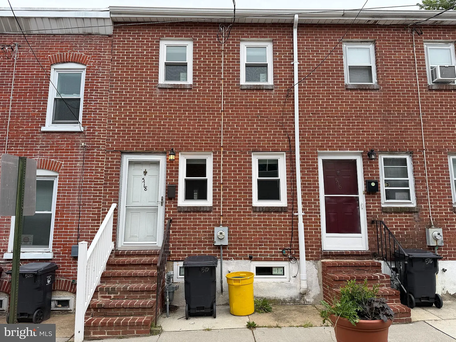 2 bed, 875 sqft, $1,350 — Photo 1