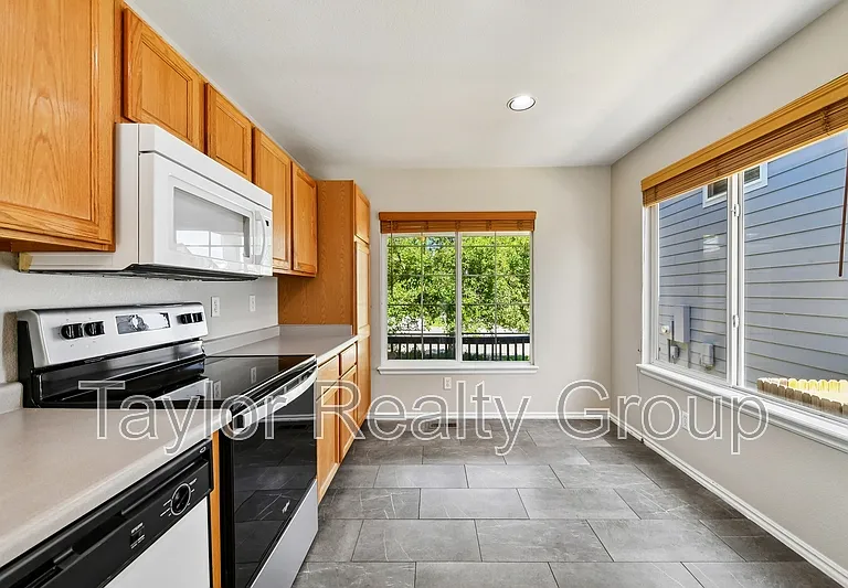 8728 Starwood Ln — Photo 10