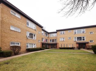 6817 N Northwest Hwy #2, Chicago, IL 60631