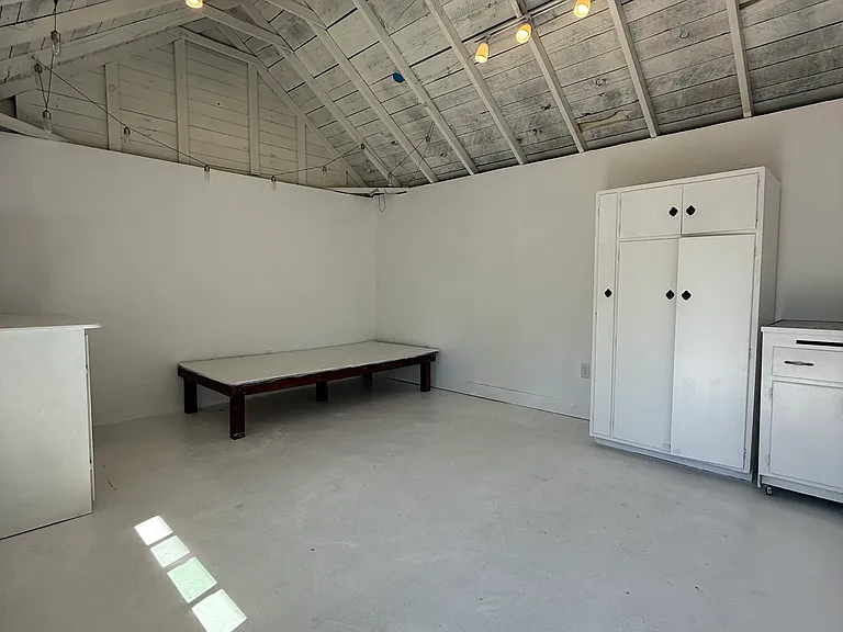 617 Grove St — Photo 17