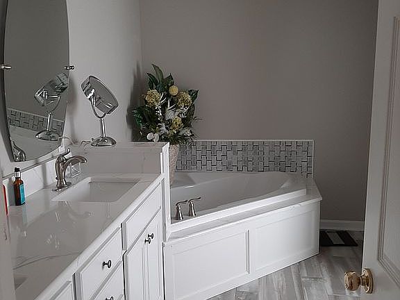 3rd image of 2633 Briarcliff Dr