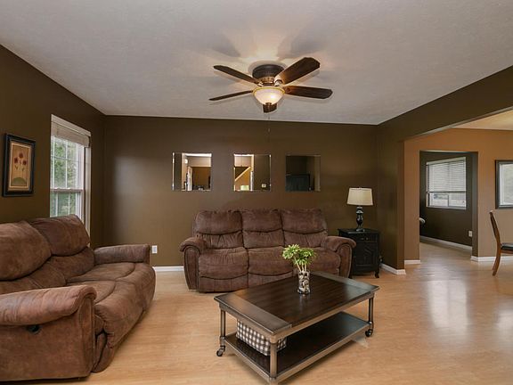 4th image of 1169 Southhill Dr NW
