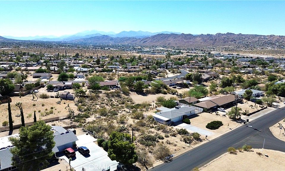 1st image of 0 Lennox Ave #200
